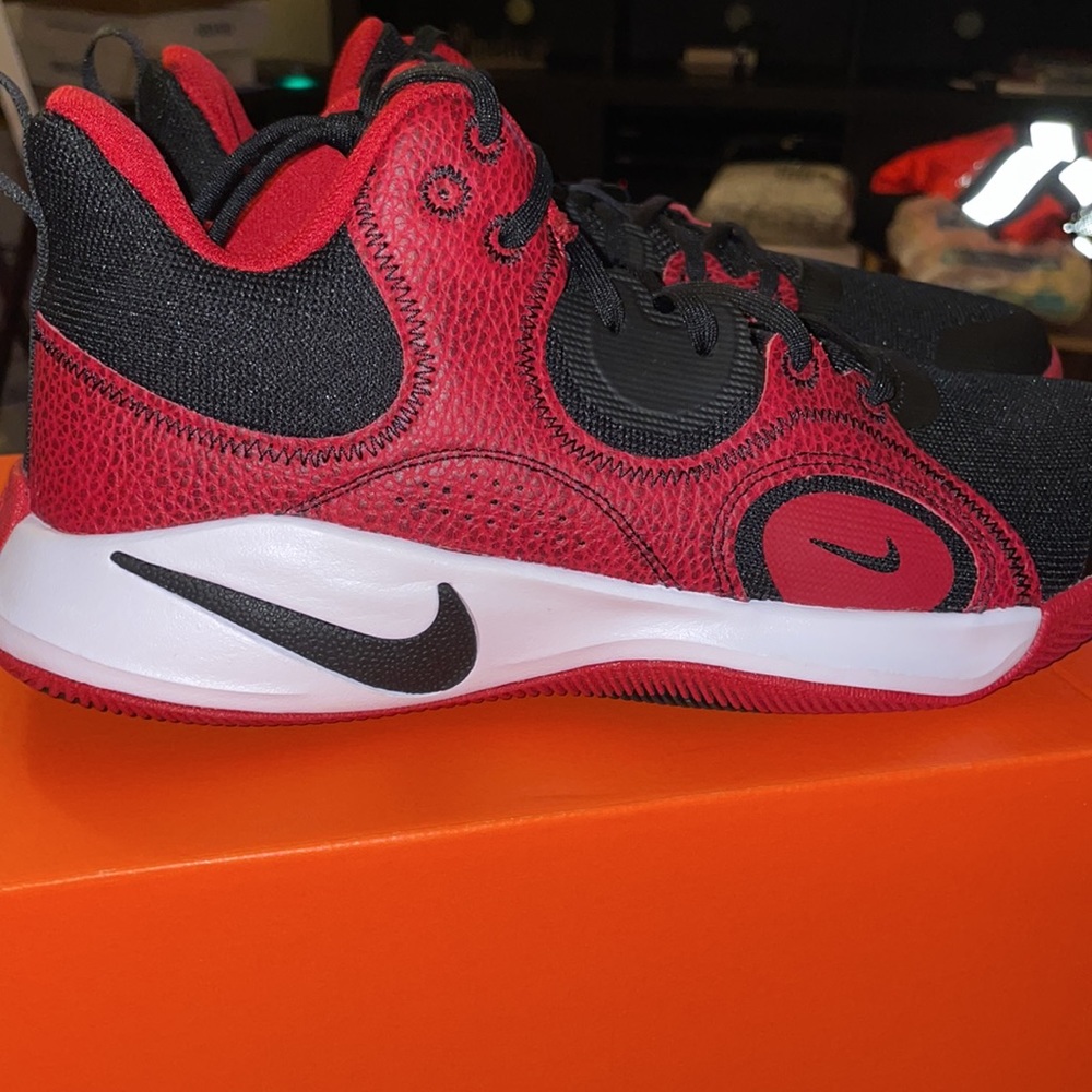 Nike shoes - Picture 4 of 7